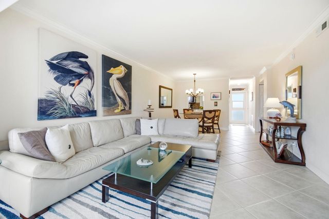 3221 NE 8th Street F305, Pompano Beach, FL 33062