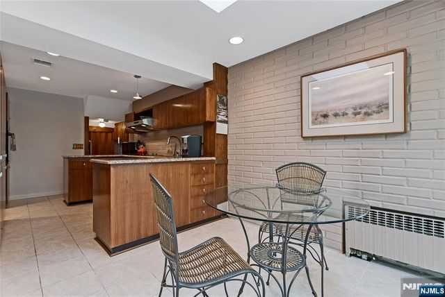 593 Ridgeland Terrace, Englewood, NJ 07631