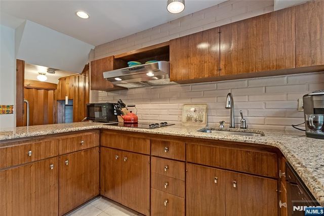 593 Ridgeland Terrace, Englewood, NJ 07631
