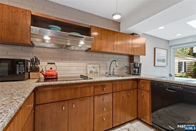 593 Ridgeland Terrace, Englewood, NJ 07631