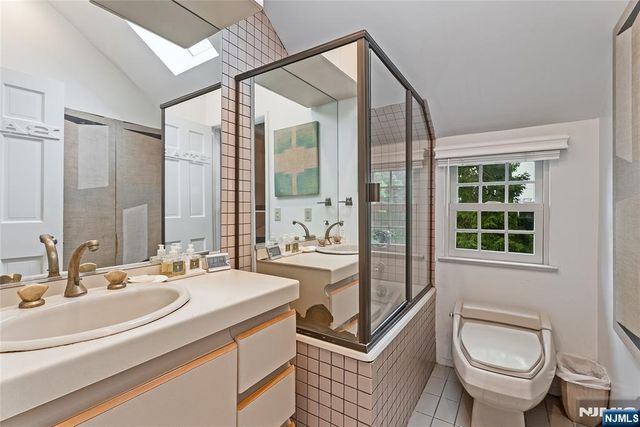 593 Ridgeland Terrace, Englewood, NJ 07631