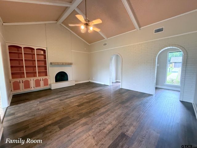 6106 Wilshire Dr., Tyler, TX 75703