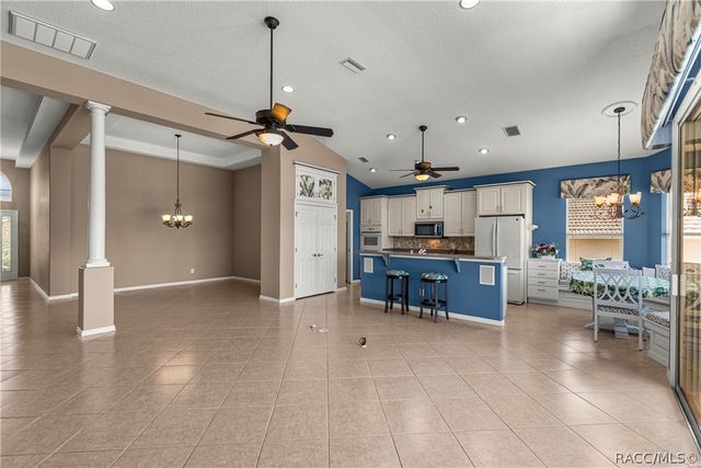 512 W Doerr Path, Hernando, FL 34442