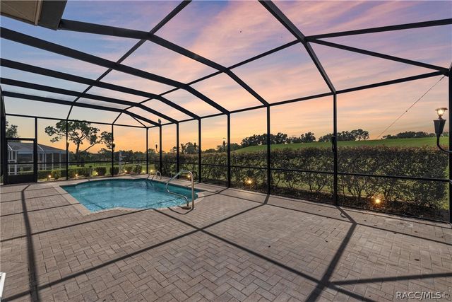 512 W Doerr Path, Hernando, FL 34442