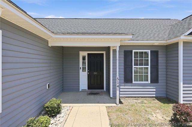 514 Old Warden Way, Hope Mills, NC 28348