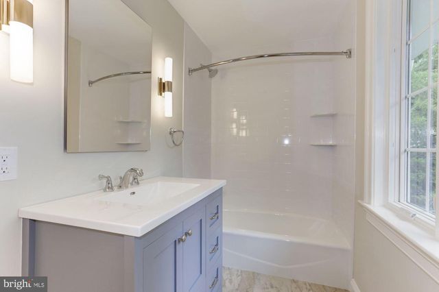 5113 NEWPORT AVE, Bethesda, MD 20816