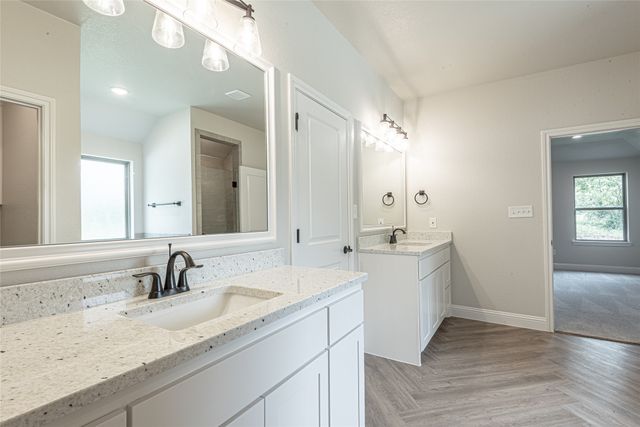 10008 Valley Oak Ct Lane, Springtown, TX 76082