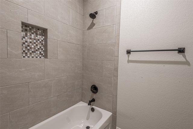 10008 Valley Oak Ct Lane, Springtown, TX 76082