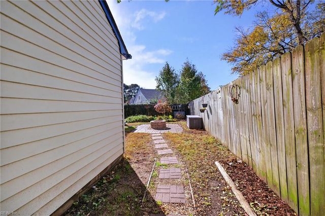 1632 Boles PL, Virginia Beach, VA 23454