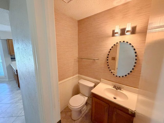 6801 Greenspring Drive, Arlington, TX 76016