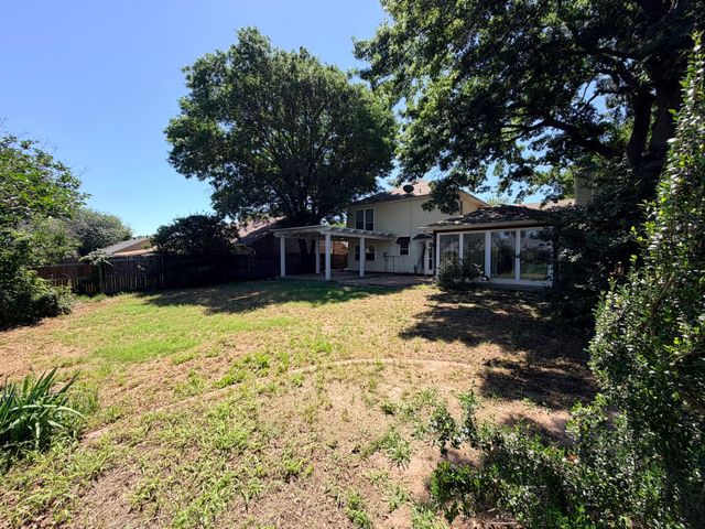 6801 Greenspring Drive, Arlington, TX 76016