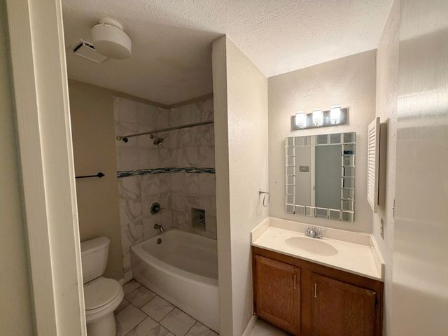 6801 Greenspring Drive, Arlington, TX 76016