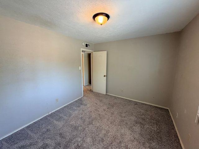 6801 Greenspring Drive, Arlington, TX 76016