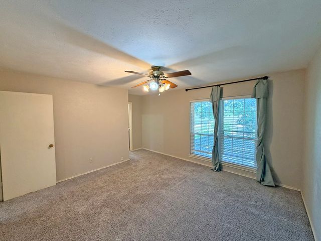 6801 Greenspring Drive, Arlington, TX 76016