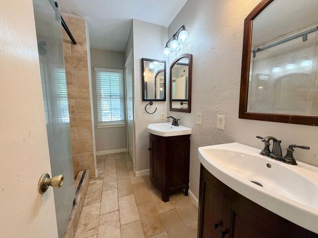 6801 Greenspring Drive, Arlington, TX 76016
