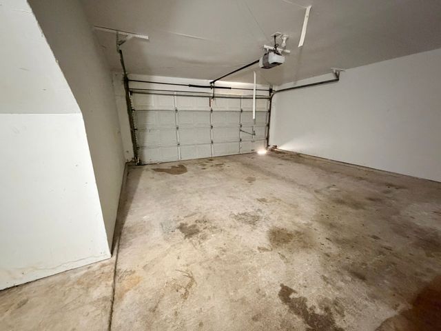 6801 Greenspring Drive, Arlington, TX 76016