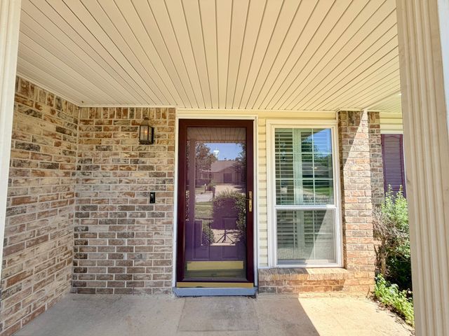 6801 Greenspring Drive, Arlington, TX 76016