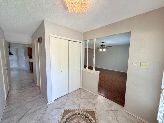 6801 Greenspring Drive, Arlington, TX 76016