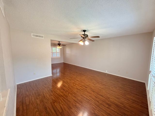 6801 Greenspring Drive, Arlington, TX 76016