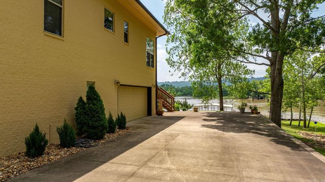 7 Crystal Mountain Cove, Maumelle, AR 72113