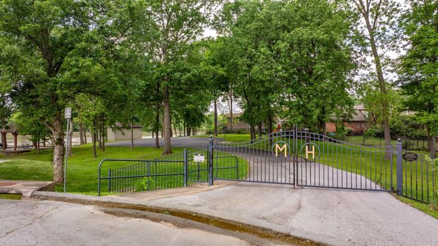 7 Crystal Mountain Cove, Maumelle, AR 72113
