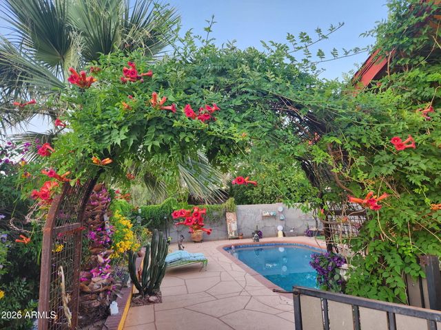 3101 W MESCAL Street, Phoenix, AZ 85029