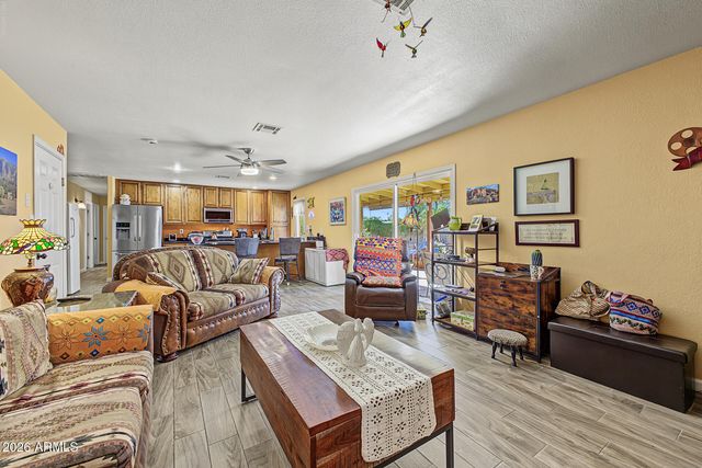 3101 W MESCAL Street, Phoenix, AZ 85029