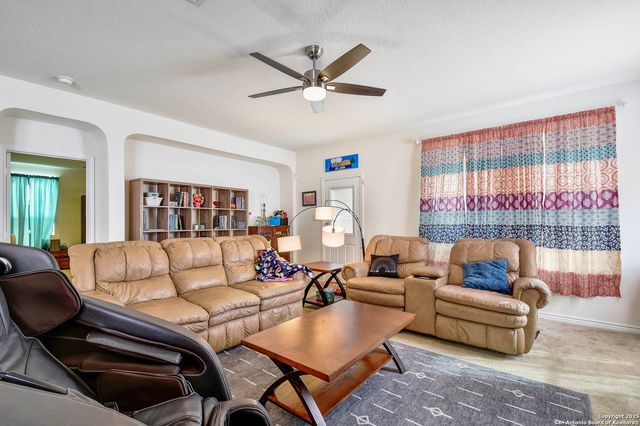 145 Rustic, Universal City, TX 78148