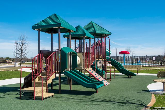 145 Rustic, Universal City, TX 78148