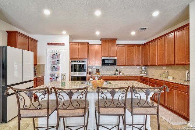 145 Rustic, Universal City, TX 78148