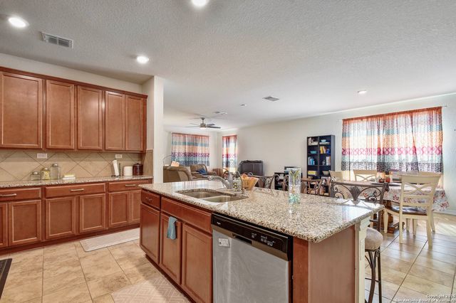 145 Rustic, Universal City, TX 78148