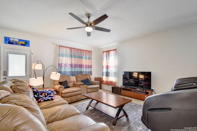 145 Rustic, Universal City, TX 78148