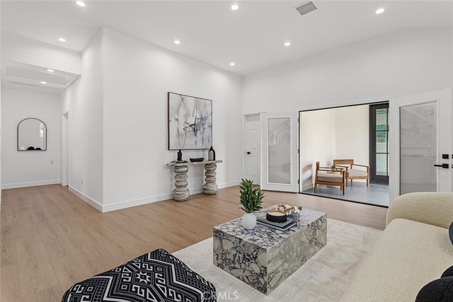 2162 Montgomery Road, Thousand Oaks, CA 91360