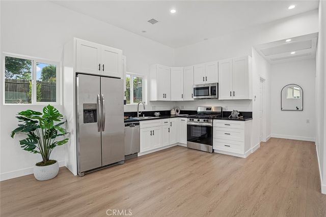 2162 Montgomery Road, Thousand Oaks, CA 91360