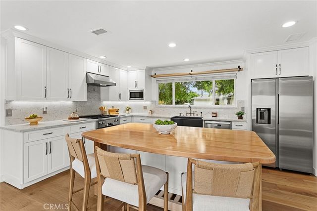 2162 Montgomery Road, Thousand Oaks, CA 91360