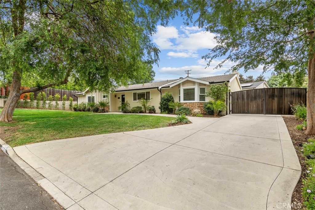 2162 Montgomery Road, Thousand Oaks, CA 91360