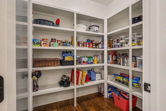 6436 Summer Meadows Drive NE, Rockford, MI 49341