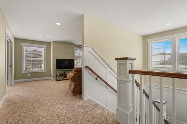 6436 Summer Meadows Drive NE, Rockford, MI 49341