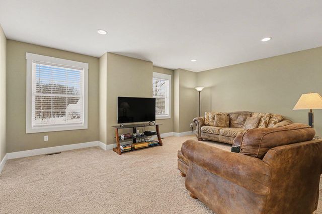 6436 Summer Meadows Drive NE, Rockford, MI 49341