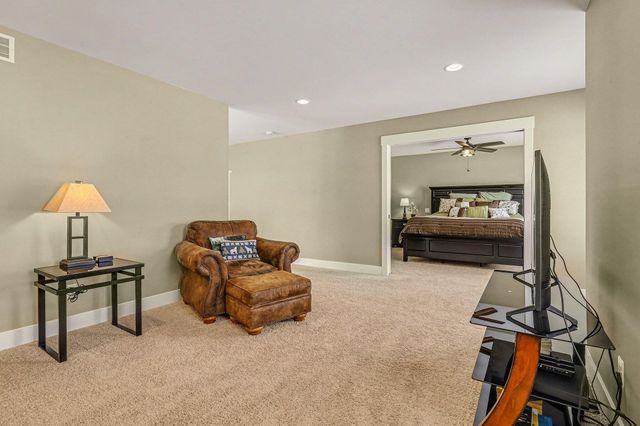 6436 Summer Meadows Drive NE, Rockford, MI 49341