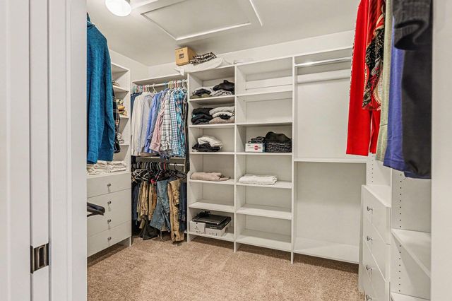 6436 Summer Meadows Drive NE, Rockford, MI 49341