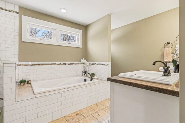 6436 Summer Meadows Drive NE, Rockford, MI 49341