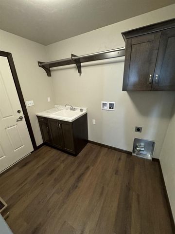 1235 PUTNAM DRIVE, Pulaski, WI 54162