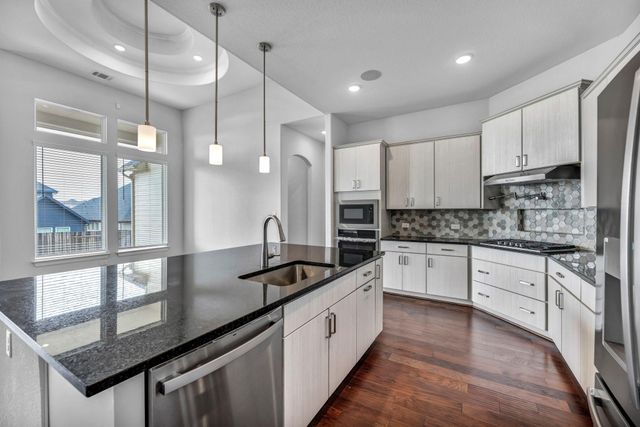 252 Sabino DR, Buda, TX 78610