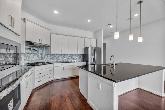 252 Sabino DR, Buda, TX 78610