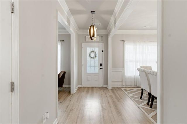 106 Creekside Bluff Way, Auburn, GA 30011