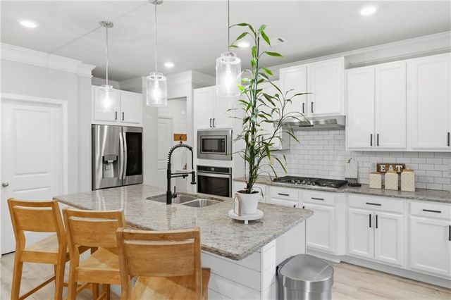 106 Creekside Bluff Way, Auburn, GA 30011