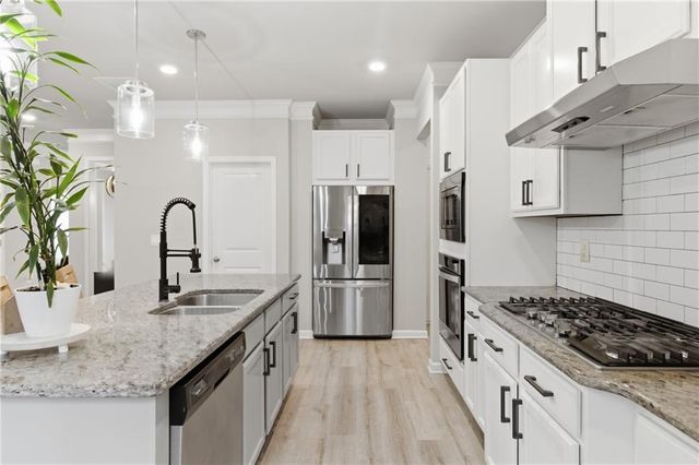 106 Creekside Bluff Way, Auburn, GA 30011