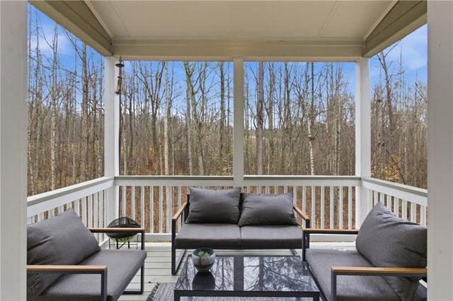 106 Creekside Bluff Way, Auburn, GA 30011