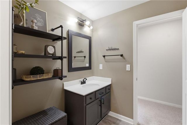 106 Creekside Bluff Way, Auburn, GA 30011